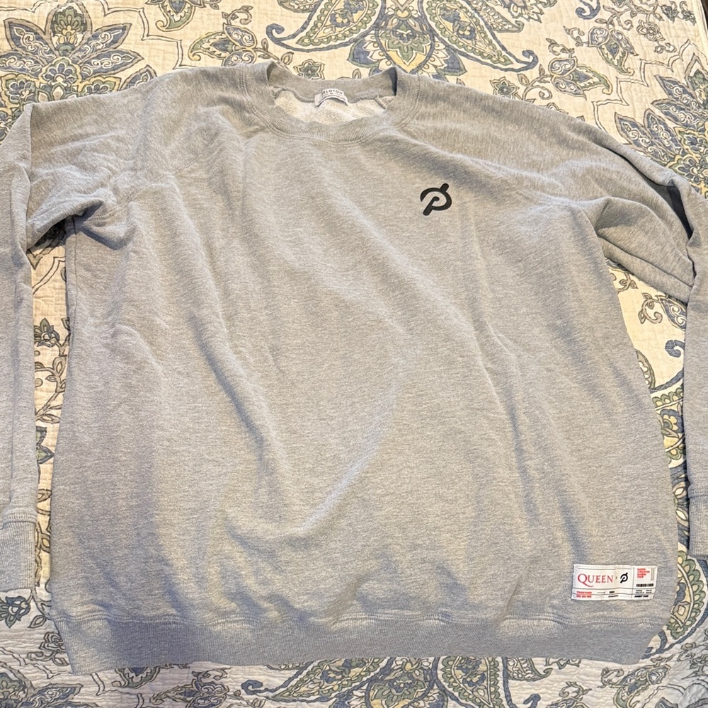 Peloton Queen Light Gray Crewneck Sweatshirt XL